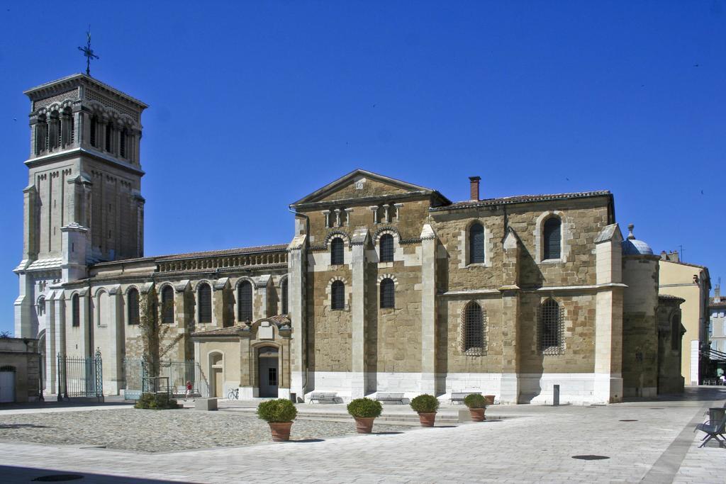 Hotel Campanile Valence Sud Exterior foto